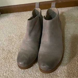 Sorel women’s Chelsea boot in taupe. Size 11